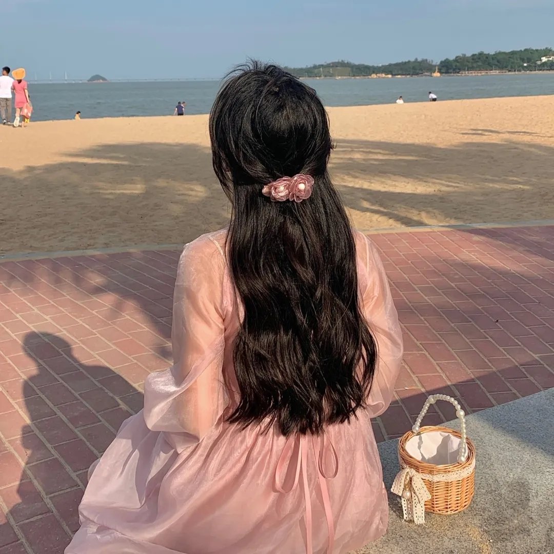 红衣小女孩在线观看